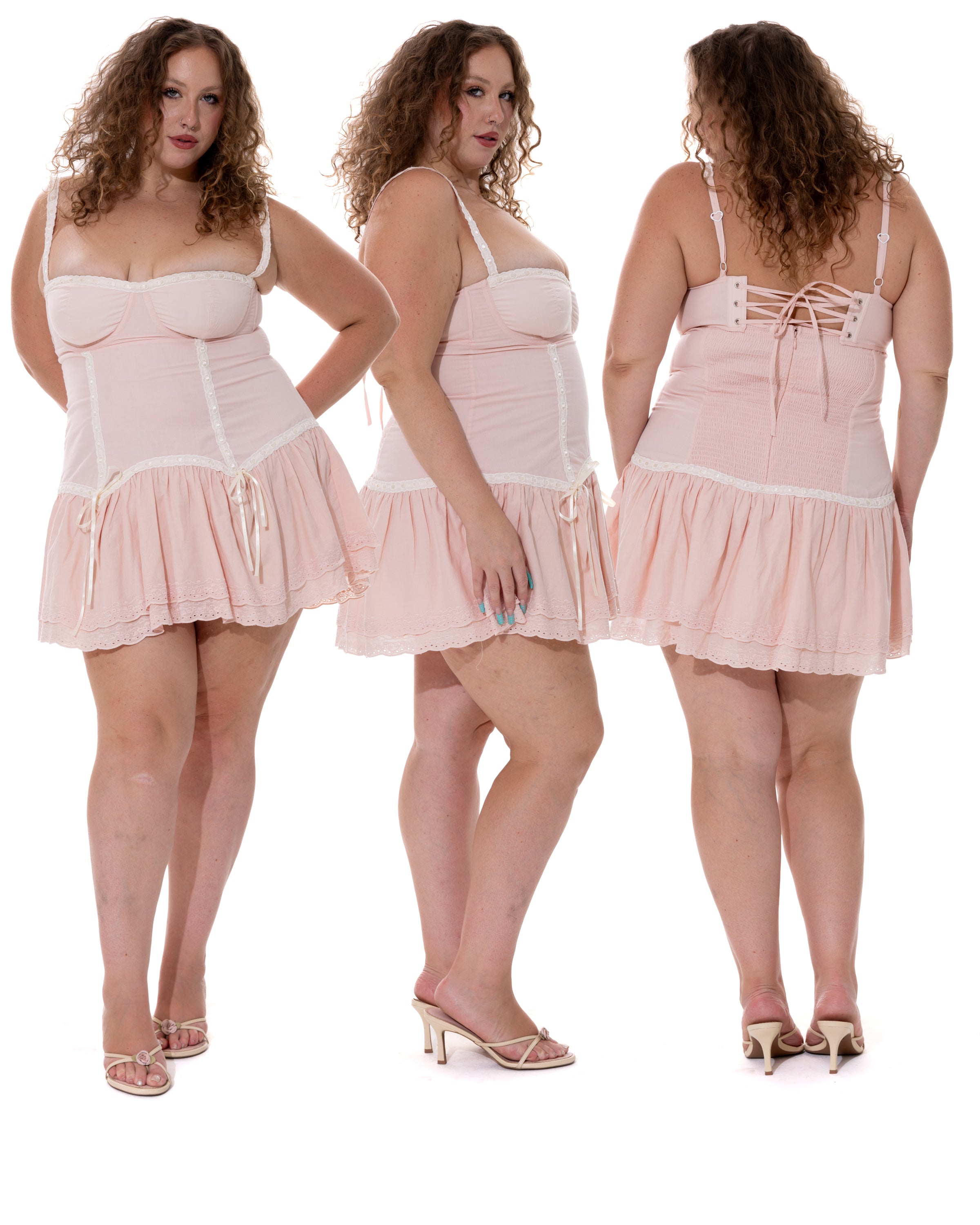 *Adizen is wearing size XXL and is 5'8" tall, with a 45" bust, 39" waist, and 49" hips.*