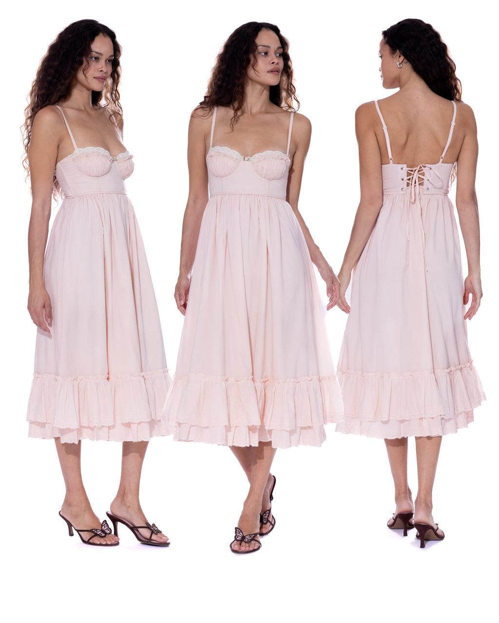 *Evelyn is wearing a size S and is 5'9" tall, with a 32" bust, 25" waist, and 37" hips.*