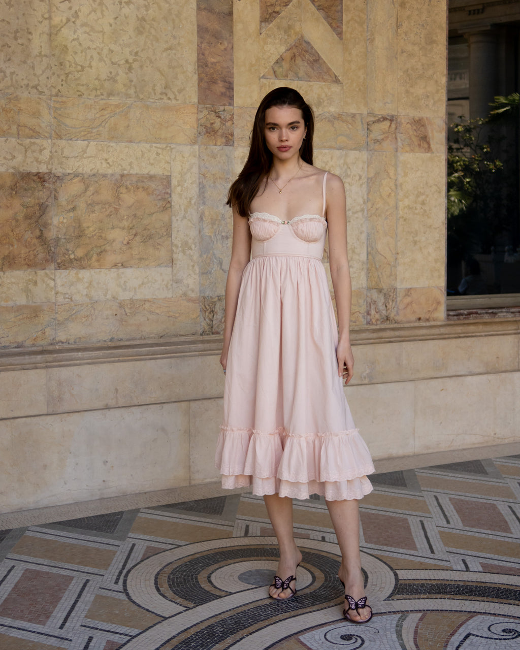 *Daria is wearing a size S and is 5'9" tall, with a 31" bust, 24.5" waist, and 34.5" hips.*