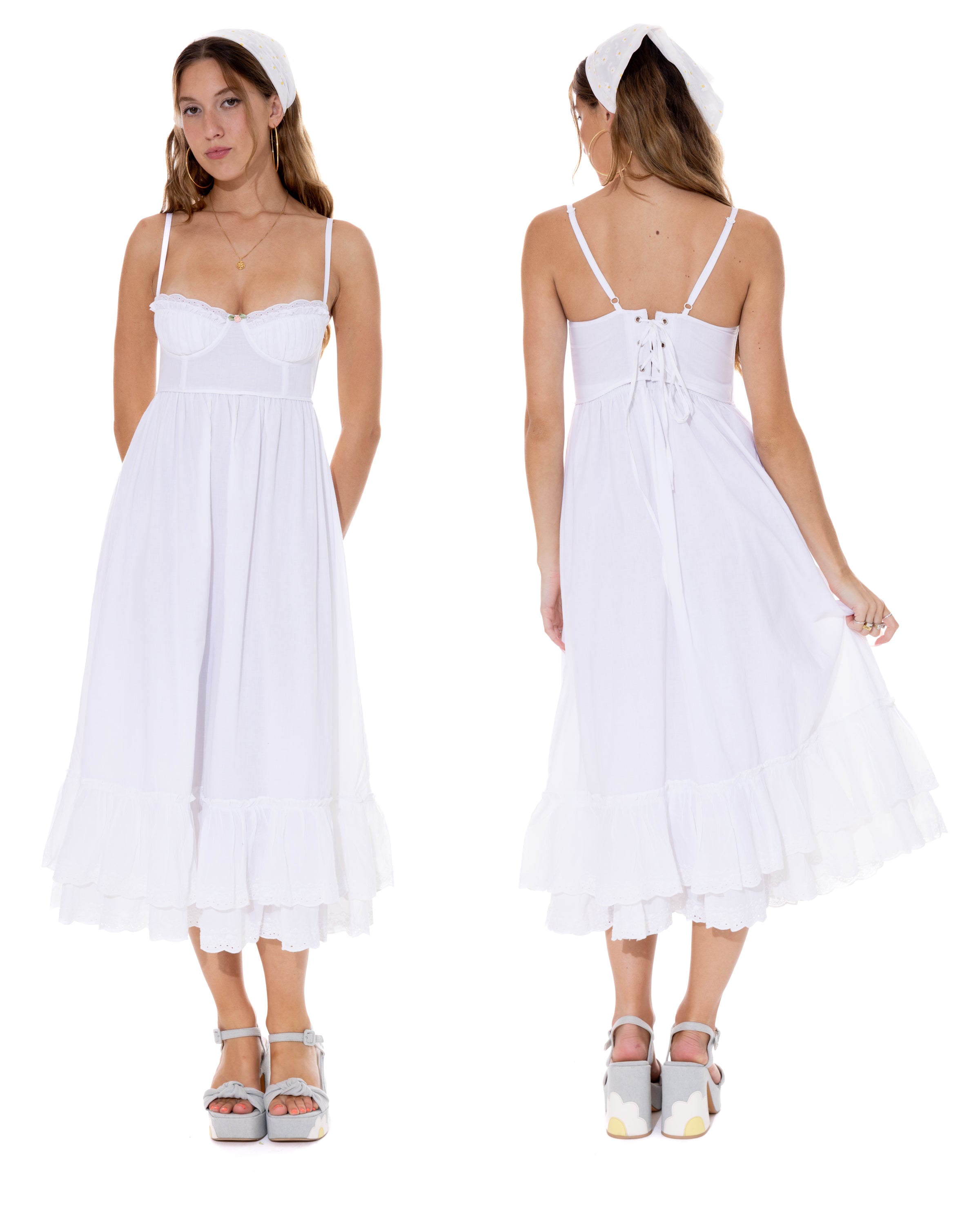 *Carly is wearing a size S and is 5'5" tall, with a 31" bust/32D, 25" waist, and 36" hips.*