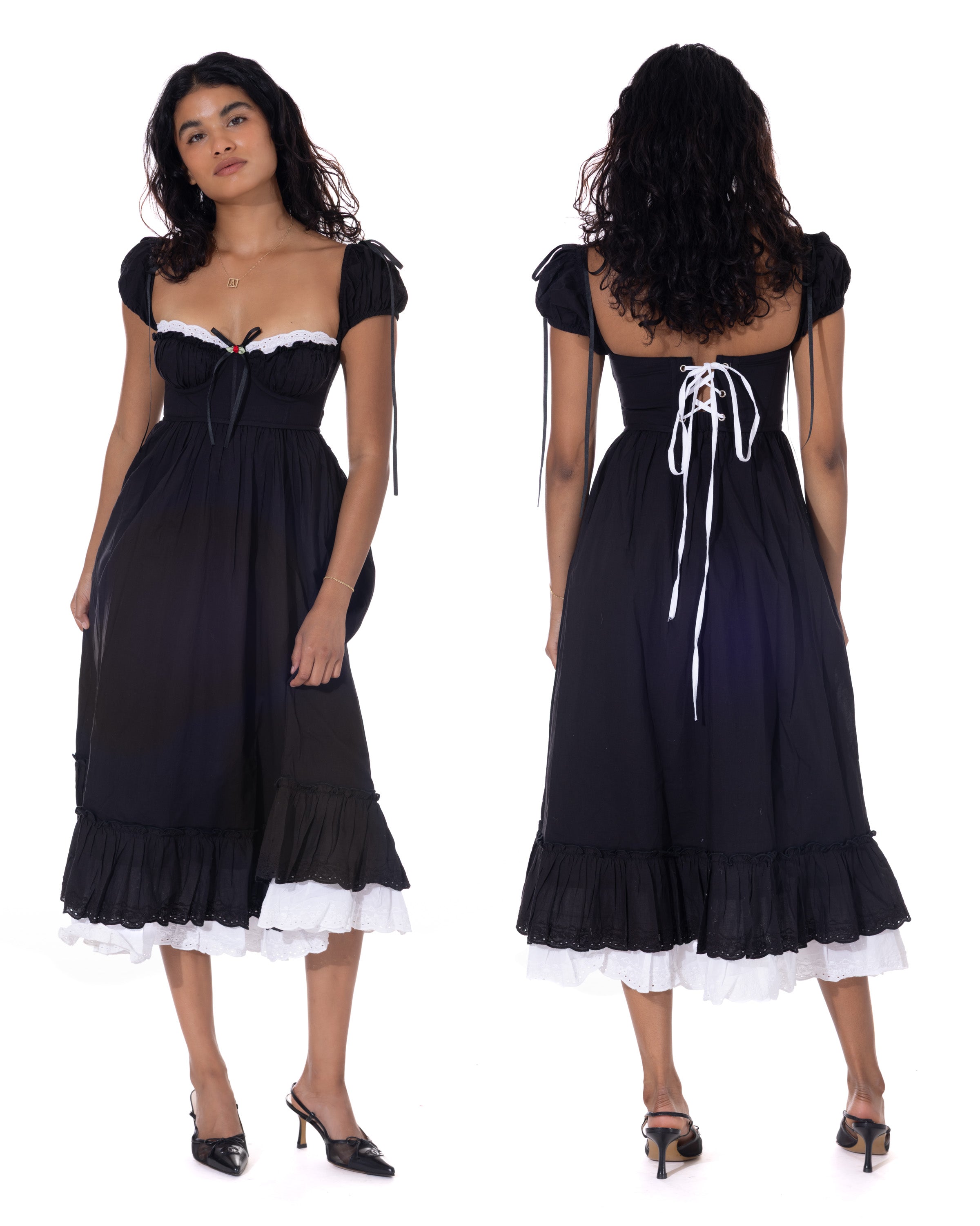 *Ava is wearing size S and is 5'3.5" tall, with a 30.5" bust, 24.5" waist, and 34.5" hips.*