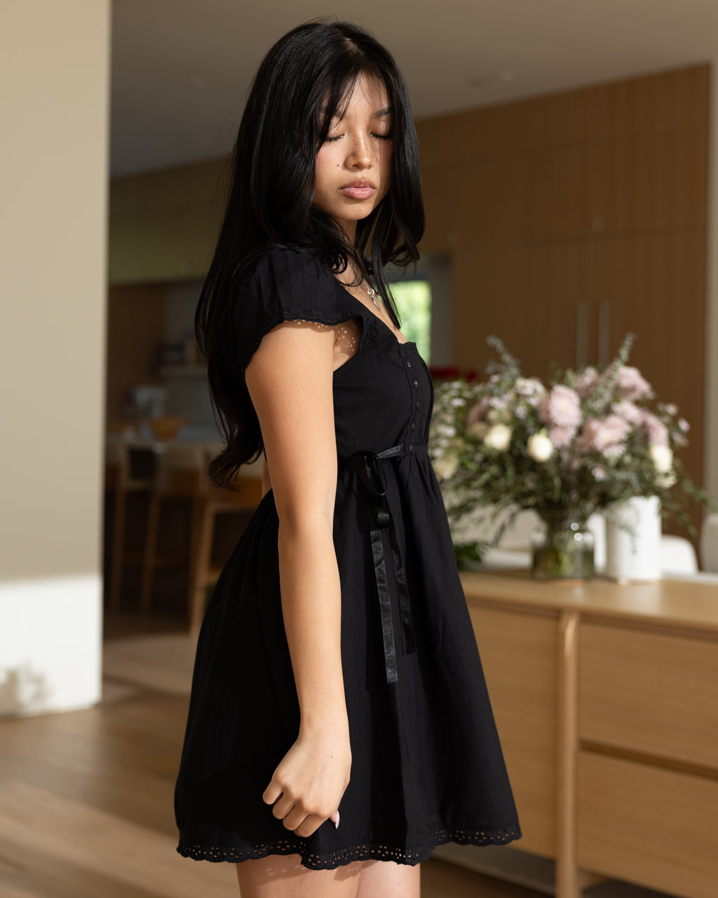 *Mailee is 5'1" tall, with a 31" bust, 24" waist, and 36" hips.*