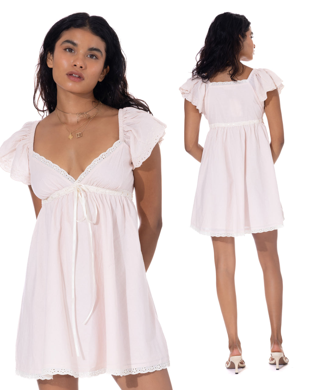 *Ava is wearing size S and is 5'3.5" tall, with a 30.5" bust, 24.5" waist, and 34.5" hips.*
