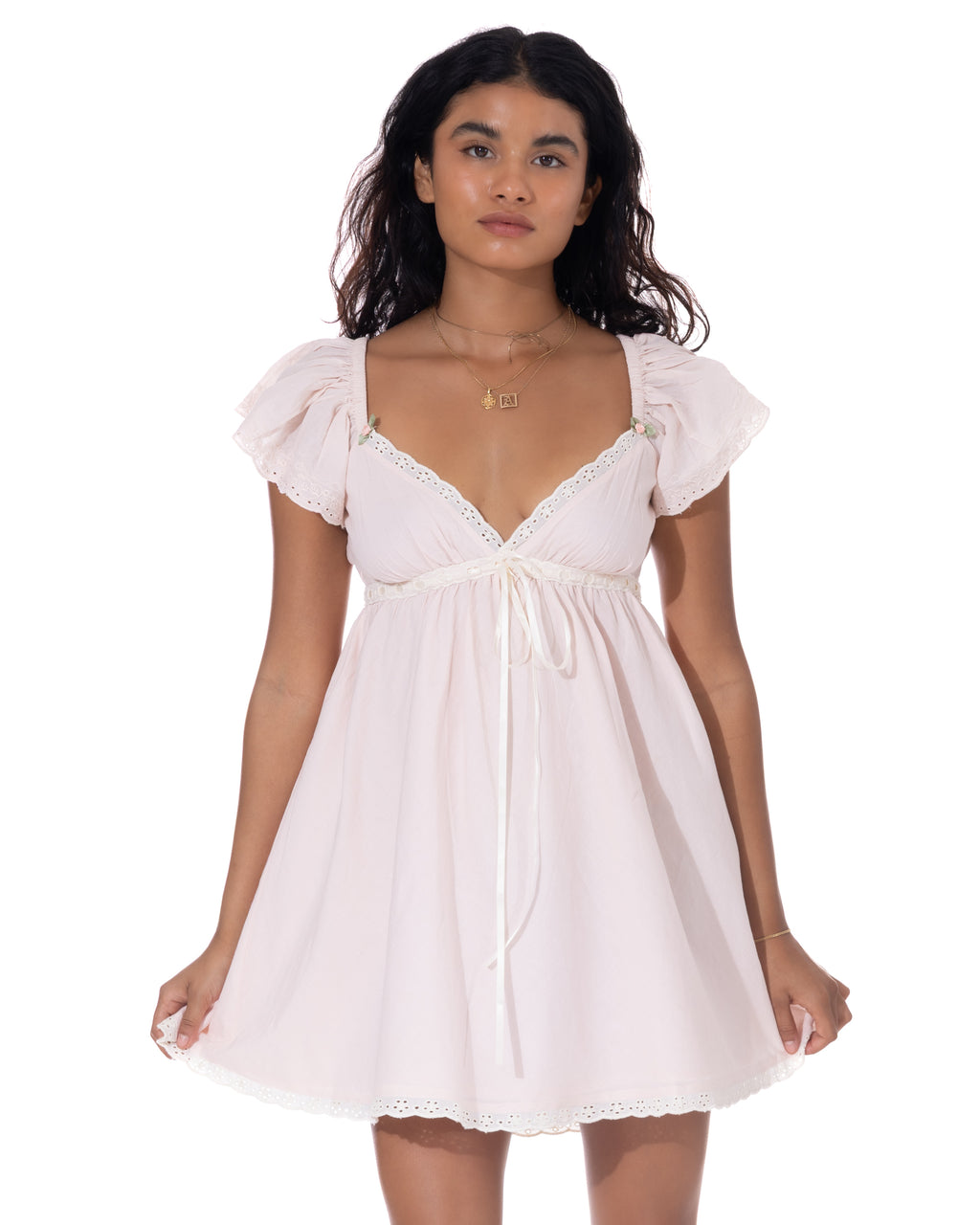 *Ava is wearing size S and is 5'3.5" tall, with a 30.5" bust, 24.5" waist, and 34.5" hips.*